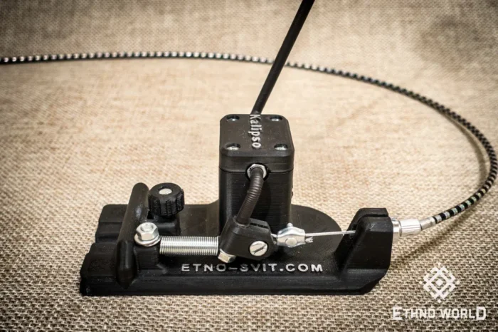 Kalipso compact bass pedal for cajon
