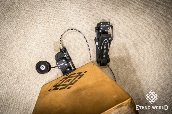 Kalipso compact bass pedal for cajon
