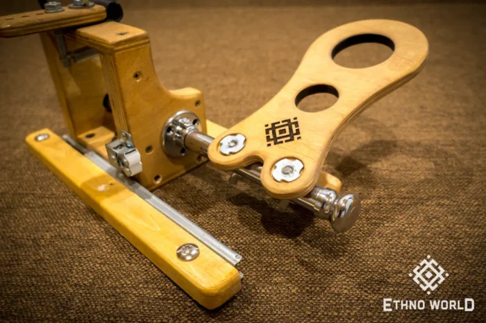 Tractor bass pedal for cajon