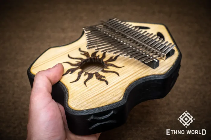 Tuatara Kalimba – 21 tones with hammer and pickup