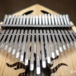 Tuatara Kalimba – 21 tones with hammer and pickup