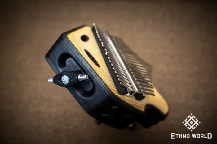 Tuatara Kalimba – 21 tones with hammer and pickup