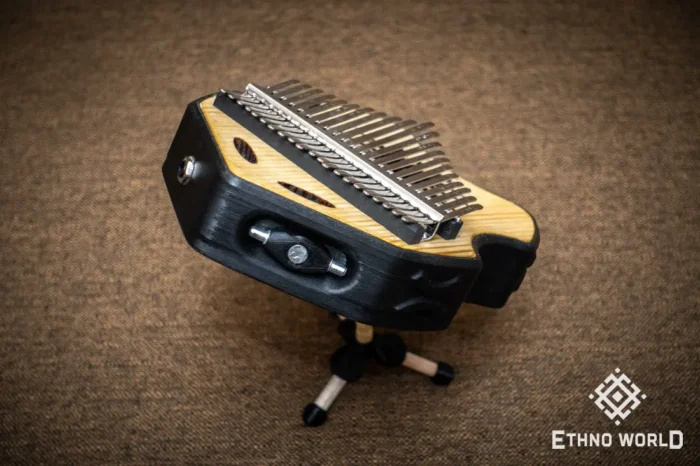 Tuatara Kalimba – 21 tones with hammer and pickup