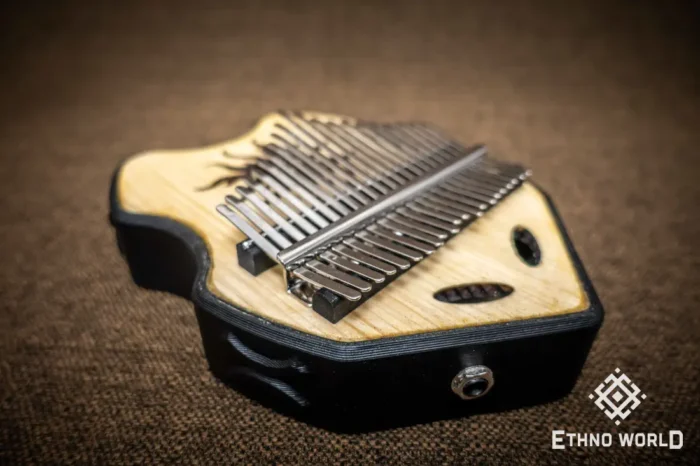 Tuatara Kalimba – 21 tones with hammer and pickup