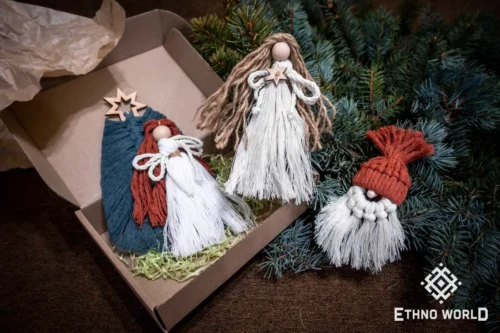 Handmade macramé angel ornament with jute hair and wooden star, festive decoration, Ethno World