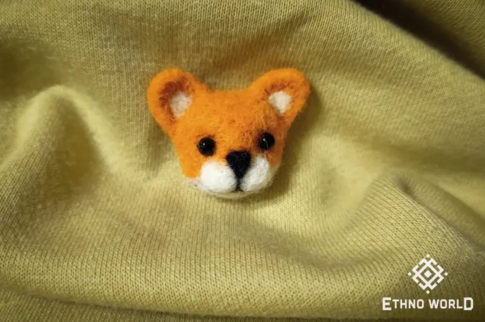 Needle felted orange fox brooch, handmade wool