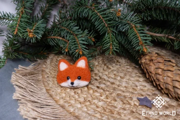 Needle felted fox brooch with pine branches, handmade wool