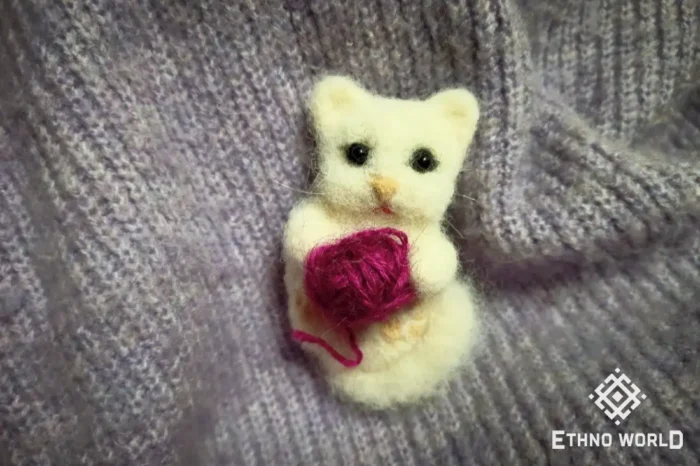 Needle felted yellow cat miniature, handmade wool