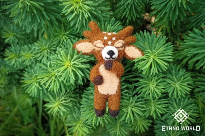 Needle felted deer brooch, handmade wool