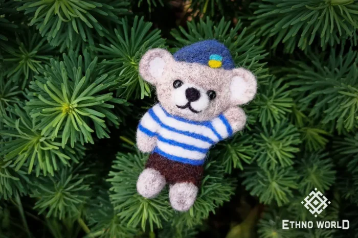 Needle felted mouse with Ukrainian flag brooch, handmade wool